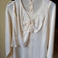 Camicia elegante con fiocco decorato e strass