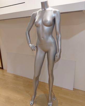 n. 2 manichini donna 