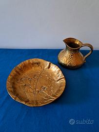 Set piattino e brocca in ottone – decorazione flor