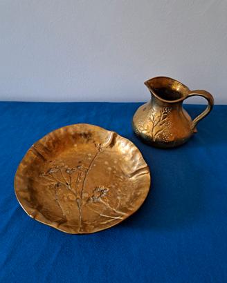 Set piattino e brocca in ottone – decorazione flor