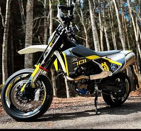 Husqvarna 701 Supermoto 2022