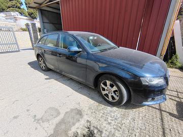 Audi A4 avant station wagon 