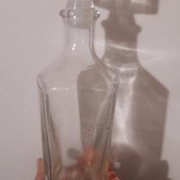 bottiglia in vetro con rubinetto