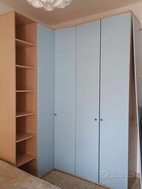 armadio grande con cabina armadio, appendi abiti