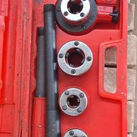 Set di filiera per tubi