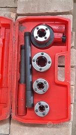 Set di filiera per tubi