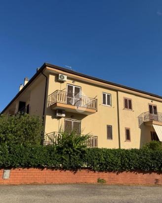 VILLA A SCHIERA A VENAFRO