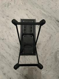 Poggia piede per chitarra nero