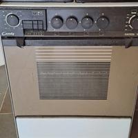 Cucina a gas con piastra e forno elettrico
