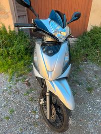 Kymco People 300 GTI 