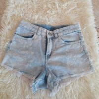 Pantaloncino di jeans donna.