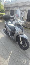 Kymco People S 125 2024 con 3500km e baule 