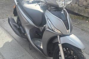 Kymco People S 125 2024 con 3500km e baule 