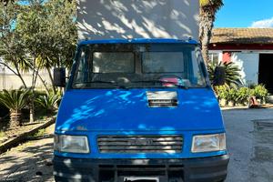 Autocarro Iveco Turbo 35:10