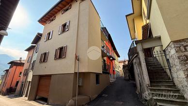 CASA SEMINDIPENDENTE A MALEGNO