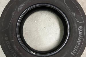 Nr. 2 Gomme 225/75 R16 CP montate sul Van