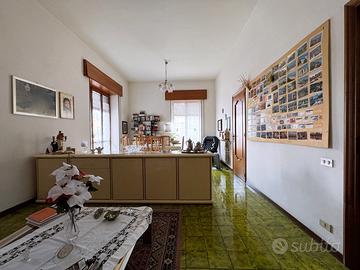 Grande appartamento piano rialzato