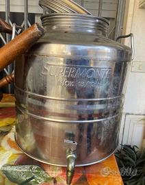 Contenitore per olio in acciaio