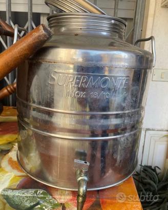 Contenitore per olio in acciaio
