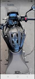 moto con 12000 km 