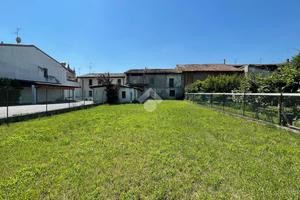 CASA DI CORTE A OSPITALETTO