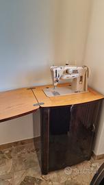 Macchina da cucire vintage SINGER 401 e mobile