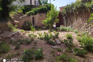 Rudere di casa indipendente a corte con giardino