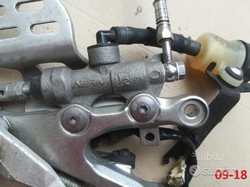 POMPA + PiNZA FRENO POSTER YAMAHA R6 DAL 06 AL 16