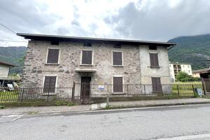 CASA INDIPENDENTE A ESINE