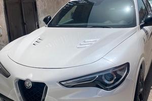 ALFA ROMEO STELVIO QUADRIFOGLIO VERDE