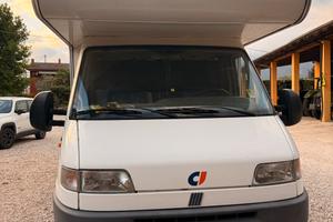 Camper mansardato FIAT Caravans International
