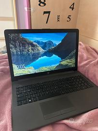 Pc portatile HP 250 G7 con Windows 10