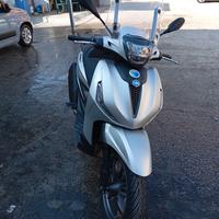 Piaggio Beverly 400 - 2024