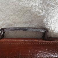 valigetta in pelle marrone