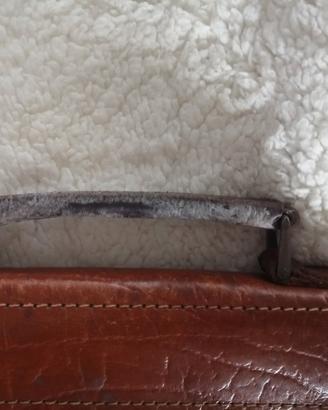 valigetta in pelle marrone