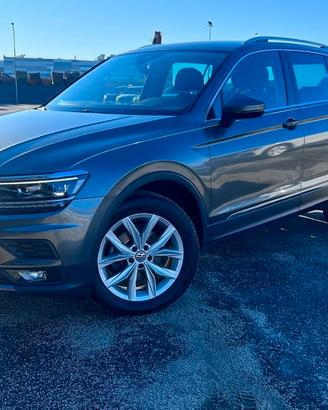 Volkswagen Tiguan 2.0 TDI ADVANCED 4MOTION 4X4