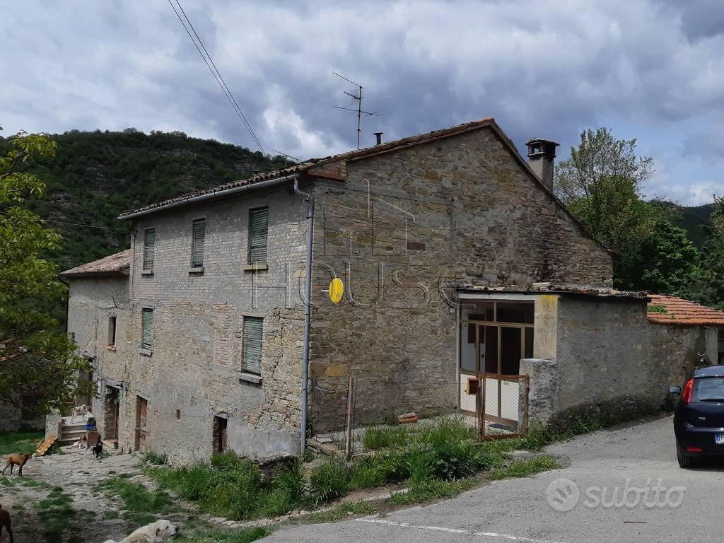 Rustico / Casale di 300 m² con 5 locali a San Gius - Vista 3