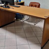 scrivania ufficio