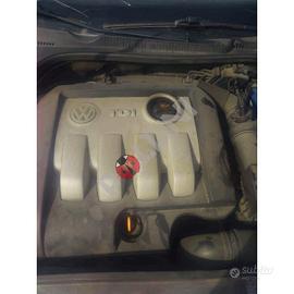 Motore in attesa di prova volkswagen golf 5a