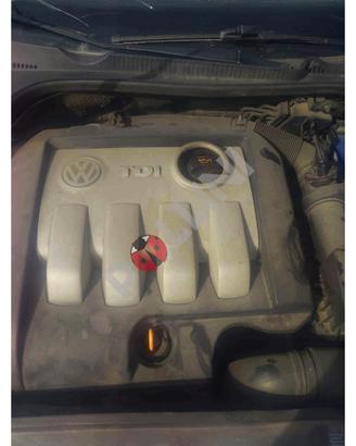 Motore in attesa di prova volkswagen golf 5a