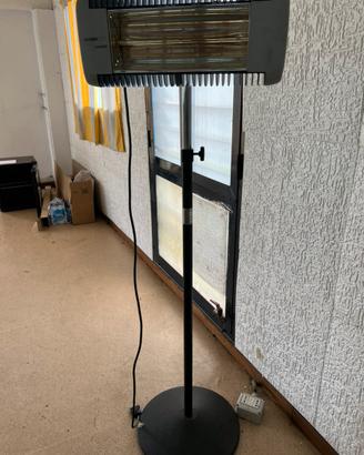 lampada da terra  con riflettore orientabile