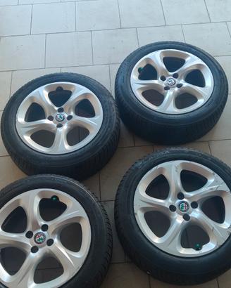 cerchi e gomme 4 stagioni 16 Alfa Mito 