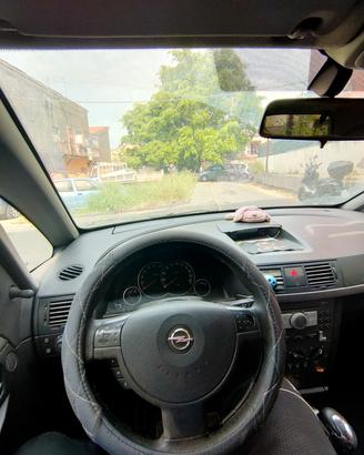 Opel Meriva 1.3 CDTI con motore fuso