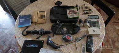 Oggetti vari (telefono, calcolatrice, ect)