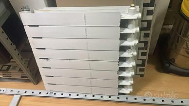 8 ELEMENTI TERMOSIFONI IN ALLUMINIO IN BUONO STATO