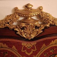 Numero 2 divani classici in velluto damascato