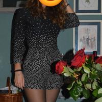 Vestito a tutina con pantaloncini corti