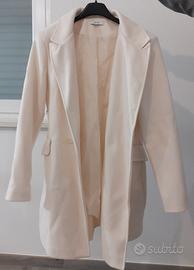 Cappotto  con collo revers e chiusura 2 bottoni