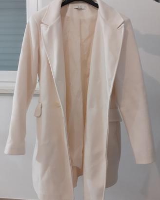 Cappotto  con collo revers e chiusura 2 bottoni