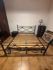 Letto matrimoniale in ferro
